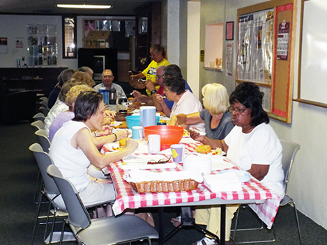 seniors eating